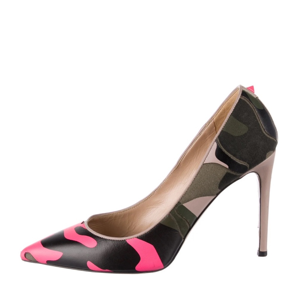 VALENTINO Rockstud Accents Leather D'Orsay Pumps